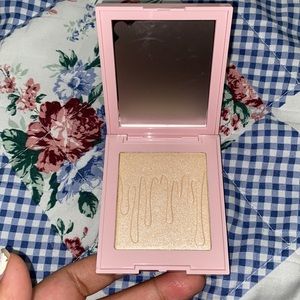 New! Kylie Cosmetics Highlight